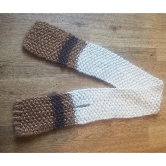 Hand Made Hat, Scarf and Gloves Set - Picture 6 of 9